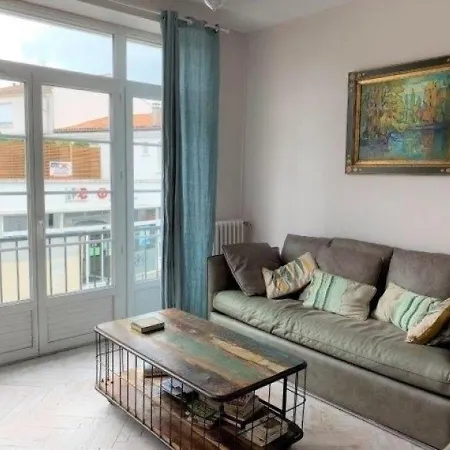 Royan, 3 Pieces, 4 Personnes - Fr-1-305-746 *